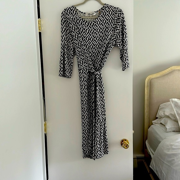 Diane Von Furstenberg Wrap Dress size Large - Picture 1 of 2